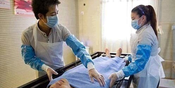 Things That Must Be Removed From a Dead Body Before Being Buried