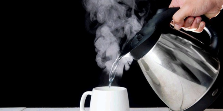 Why You Should Drink Hot Water Every Morning On An Empty Stomach