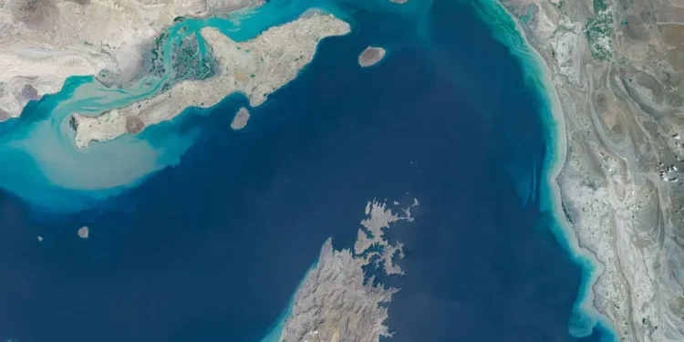 Iran says final deal still far off as Strait of Hormuz remains closed