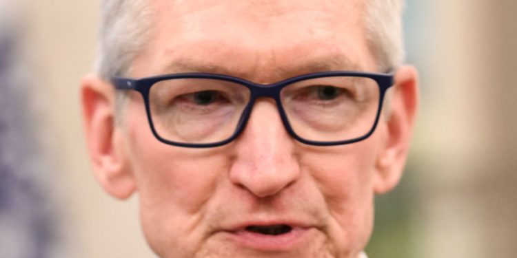 Tim Cook Steps Down as Apple CEO, John Ternus Takes Over in Historic Leadership Shake-Up