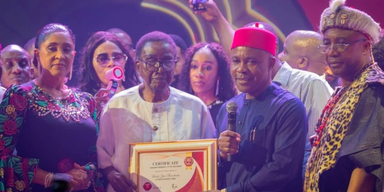 Mbah celebrates Jim Nwobodo on Nggossips’s Lifetime Achievement Award
