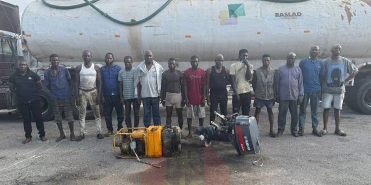 Nigerian Army foils illegal bunkering operation in Lagos, arrests 14 suspects