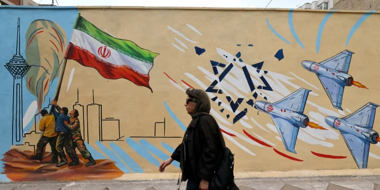 Iran hangs former nuclear employee for allegedly spying for Israel, aid groups say