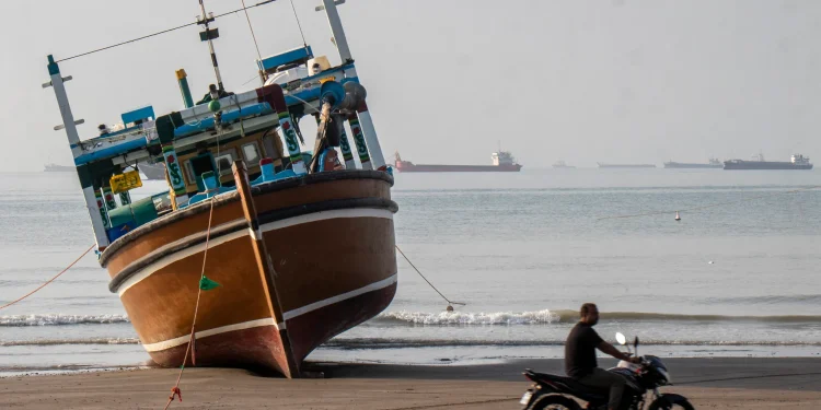 Iran said to offer US deal to reopen Hormuz, end war and put off nuclear talks