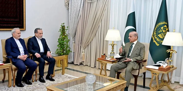 Iran minister returns to Pakistan despite US talks cancellation