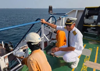 ‘Sailing over a ball of fire’: Iraqi captain keeps traversing Mideast waters amid threat of attack