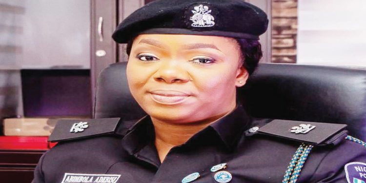 Armed gang invades Lagos community, robs residents, passersby