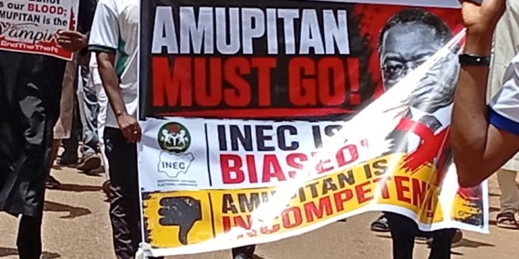 Coalition Protests At INEC Office In Sokoto, Demands Amupitan’s Resignation