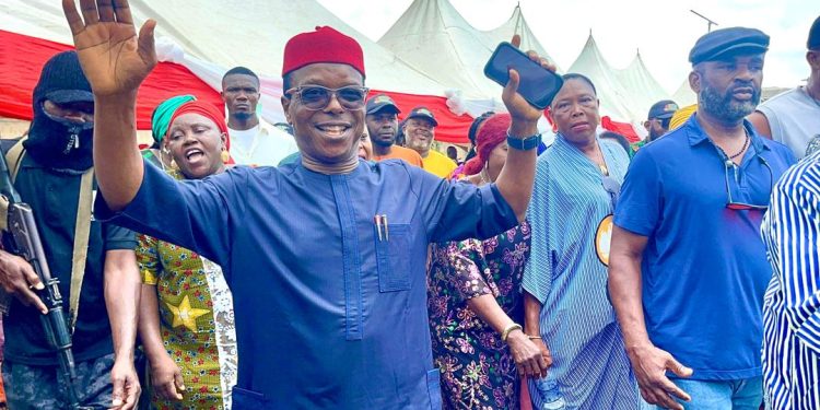 Sen Ndubueze Hosts APC Officials, Leaders