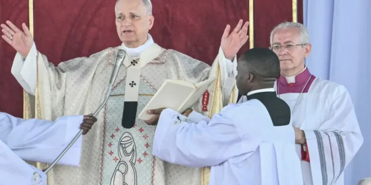 Pope brings Africa tour to Angola as Trump feud drags on