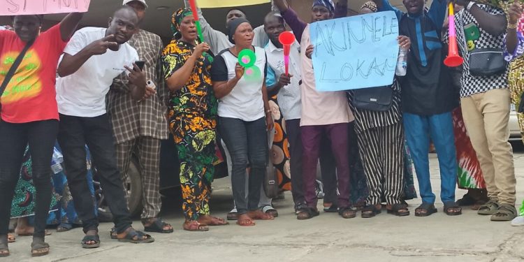 2027: Oyo APC members protest, demand rotation arrangement