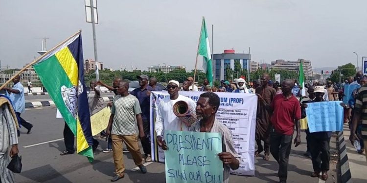 Retired Police Officers Storm Villa Gate Over Pension Scheme