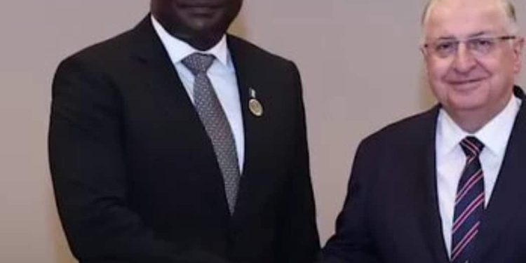 Defence Minister Calls for Cross-Border Cooperation to Combat Terrorism