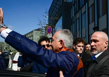 Man throws red liquid at Iran’s exiled prince Reza Pahlavi in Berlin: Video