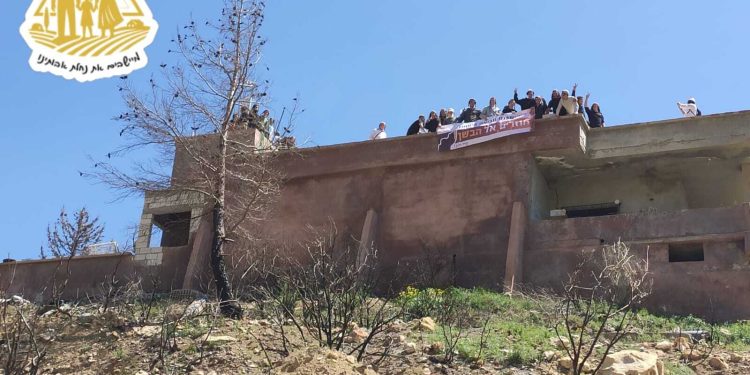 Dozens of settler activists cross into Syria, are escorted out by IDF