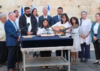 Live on Sunday: Declaration of Independence at the Kotel – Sponsored Content