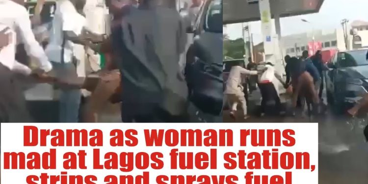 BREAKING VIDEO: Missing Congolese Businesswoman Spotted Dancing N@ked on Lagos Expressway