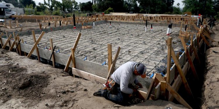 They lost their homes to fire. Now they’re rebuilding with all-electric.