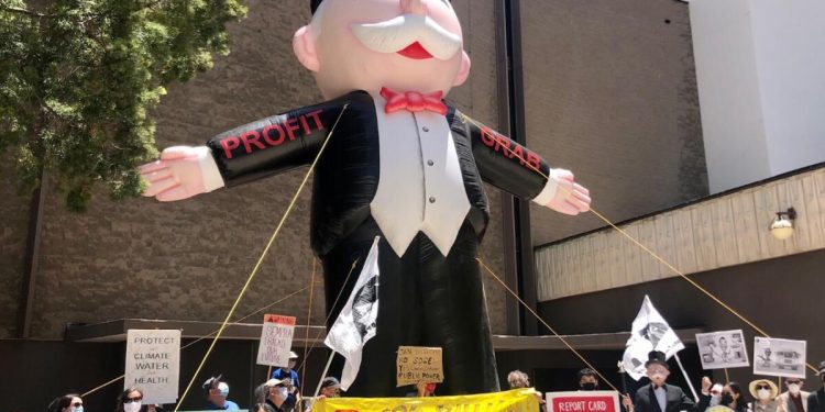 Billionaire-tax backers say they have enough signatures — times two — to qualify for ballot